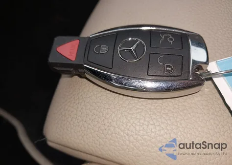 2020 Mercedes-Benz Gla 250 4Matic z USA, uszkodzony, nr VIN WDCTG4GB7LU024102